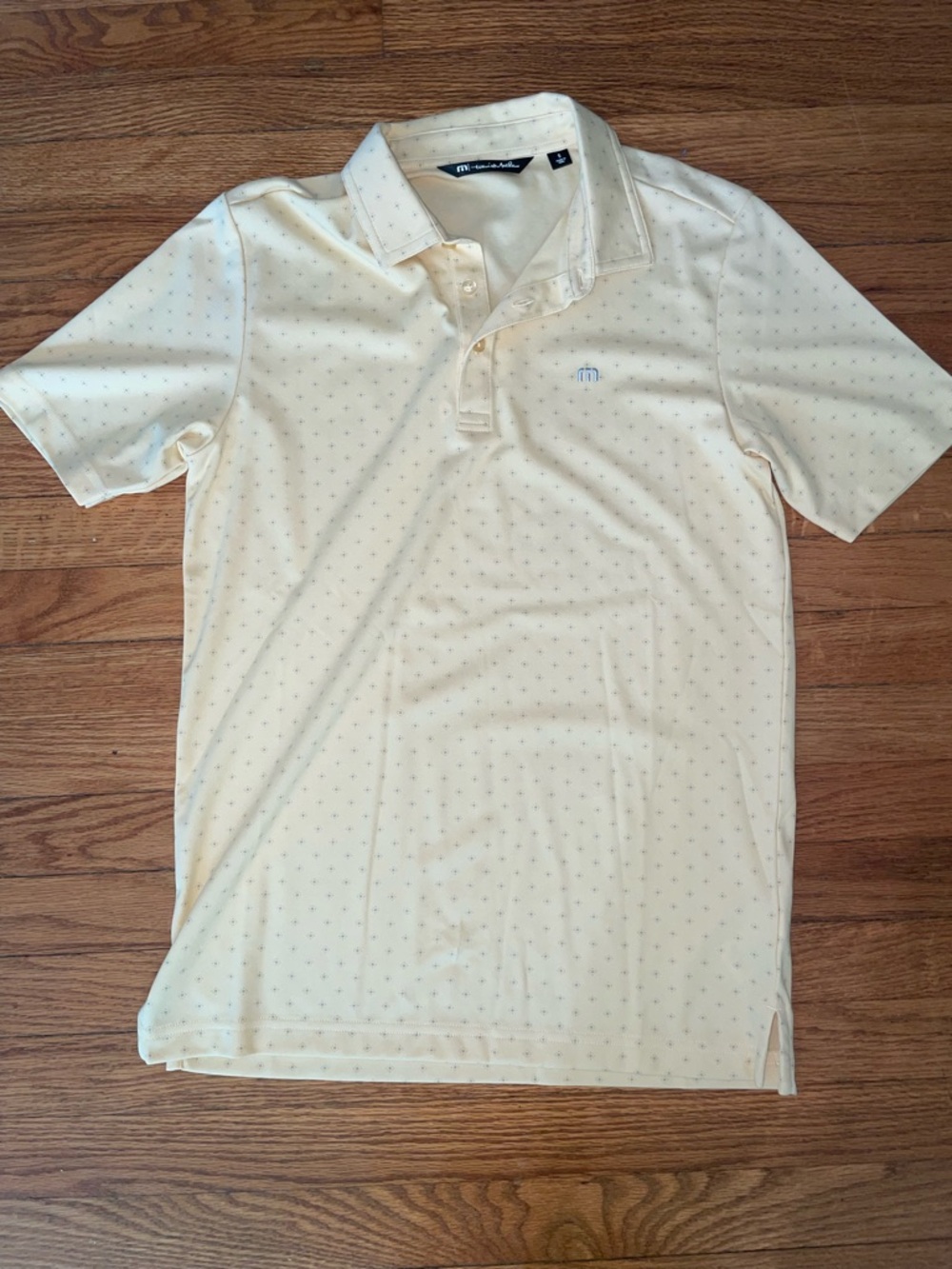 NWOT Travis Mathew Men's Short Sleeve Polo in Yellow with Subtle Pattern